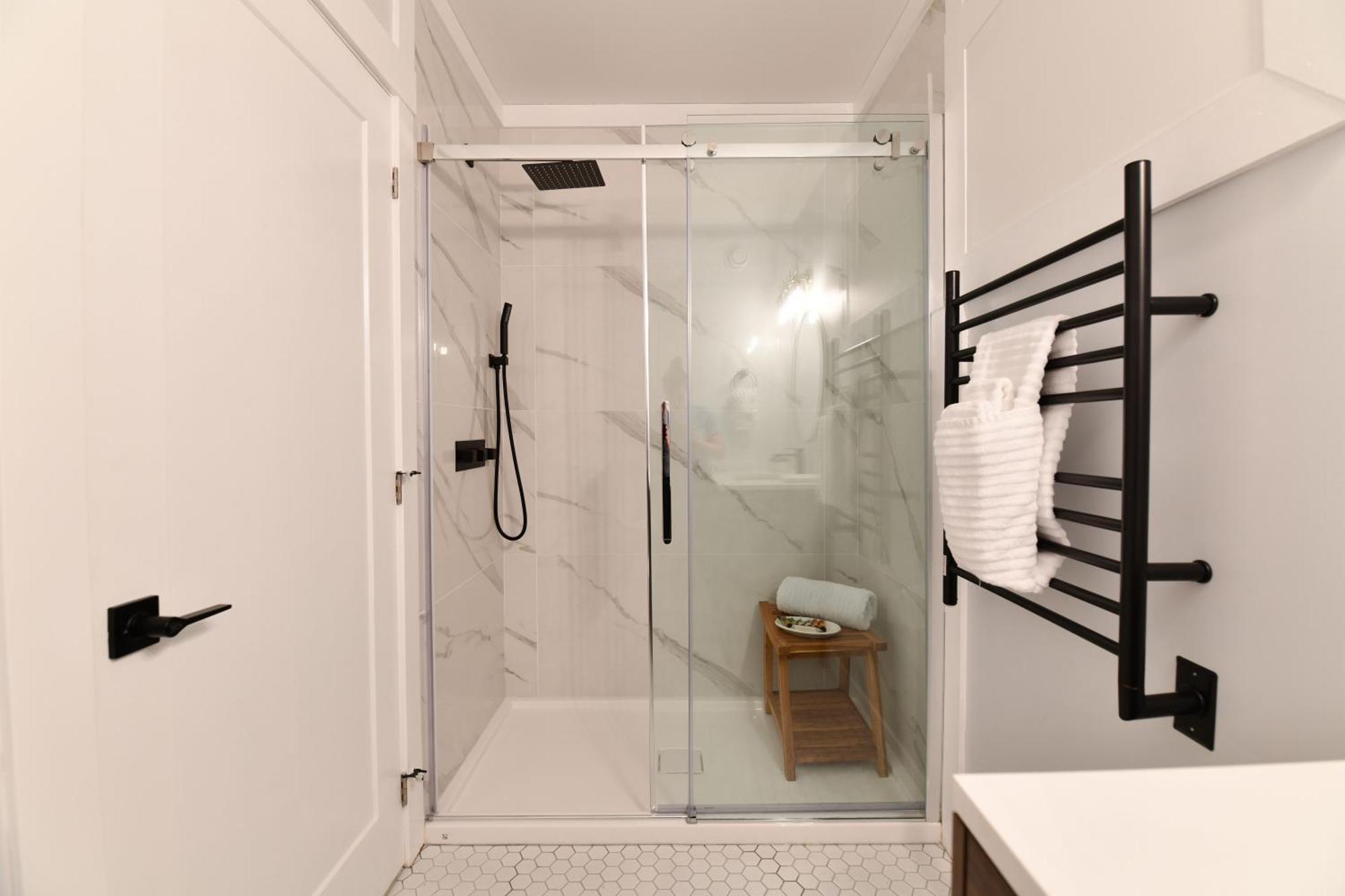 Jardin Suites Highfield Moncton Bagian luar foto